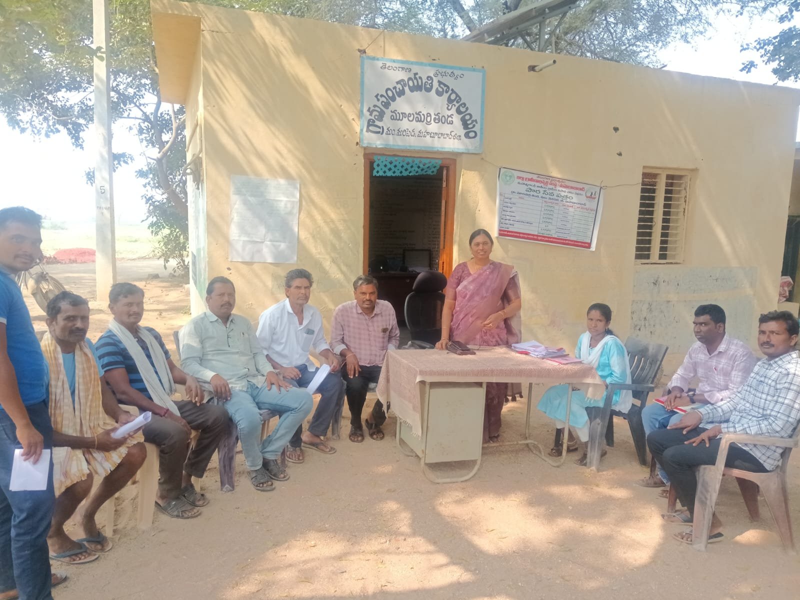 15వ విడత ఉపాధి హామీ పథకం లో భాగంగా తనిఖీ చేసిన సర్పంచ్ భూక్యా జానకి రాములు 